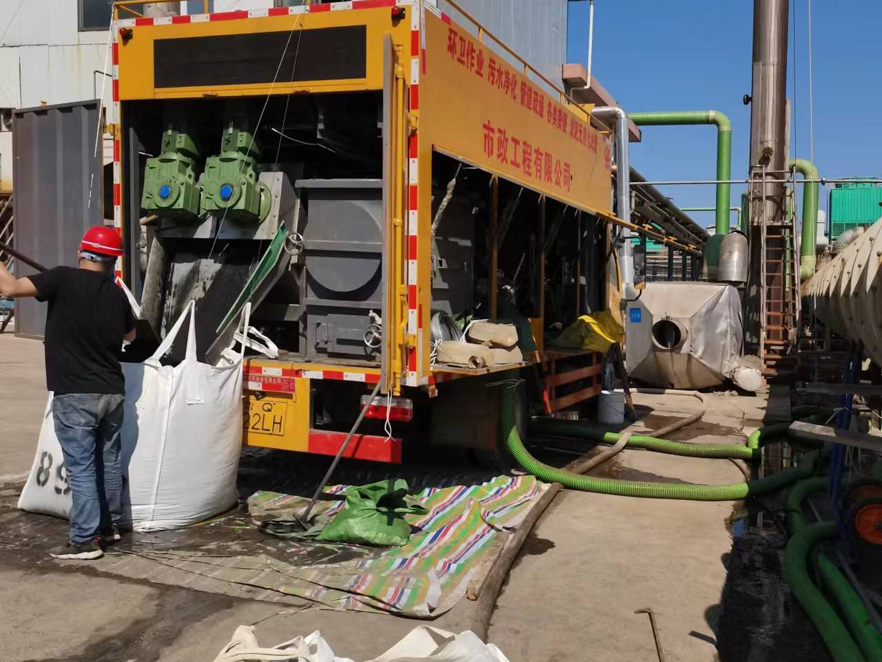 桐城淤泥压干处理